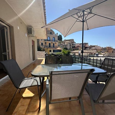 We Home Taormina Center With Parking Екстериор снимка