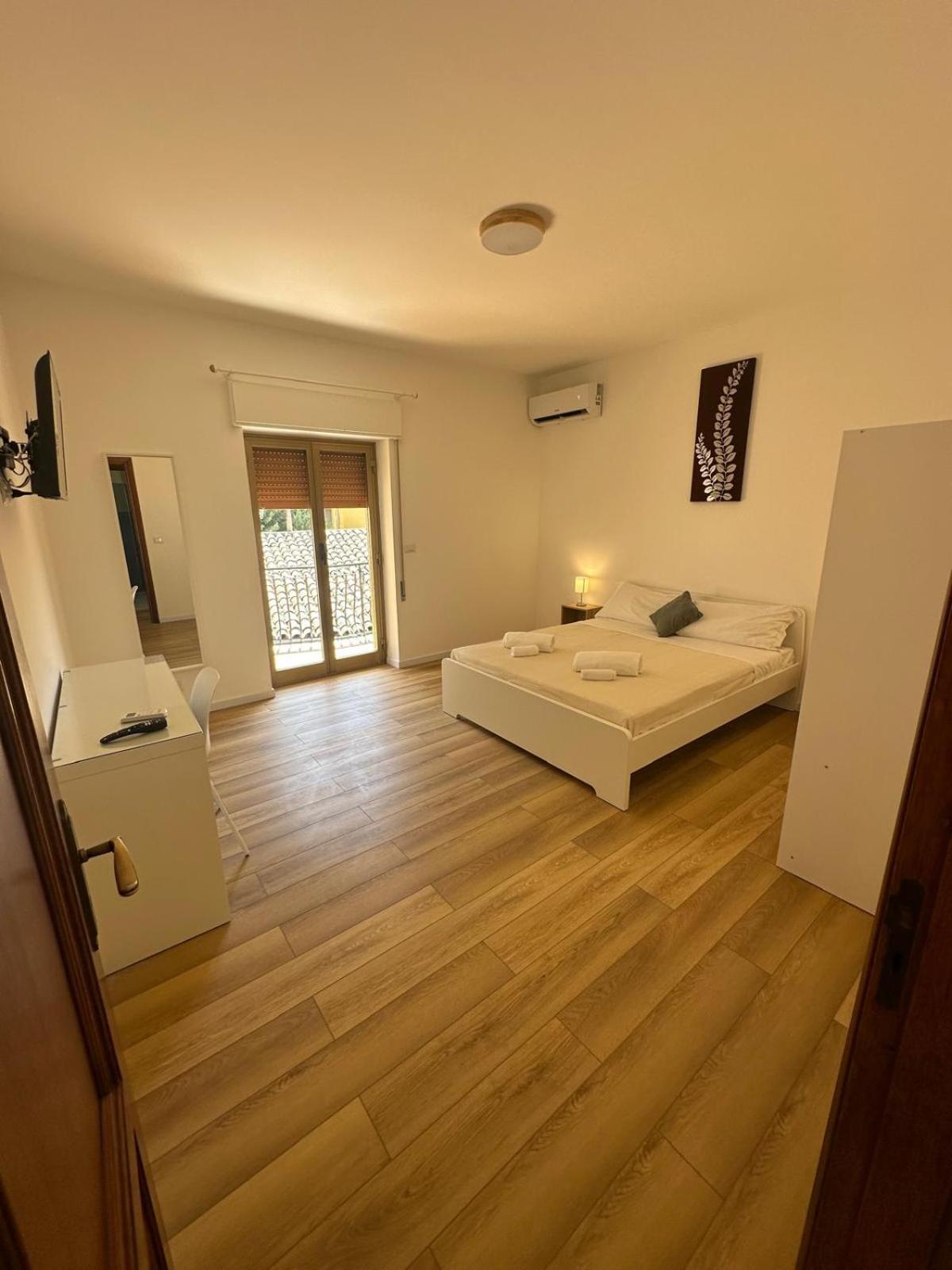 We Home Taormina Center With Parking Екстериор снимка