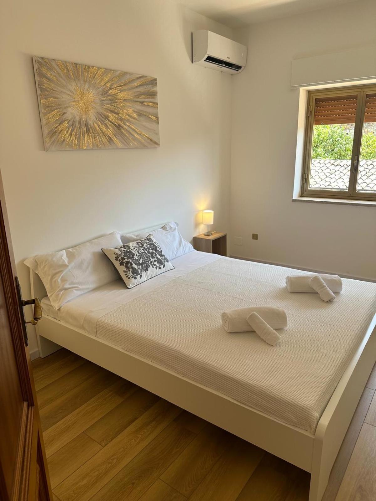 We Home Taormina Center With Parking Екстериор снимка